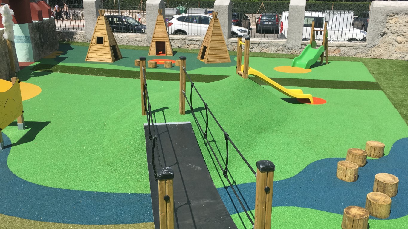 Pavimento de Caucho Continuo Para Parques Infantiles - M. y Recreo